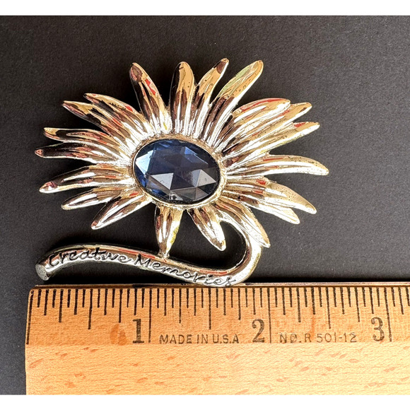 Vintage‎ Creative Memories Sunflower Silver Tone Blue Rhinestone Brooch Floral - Picture 5 of 5